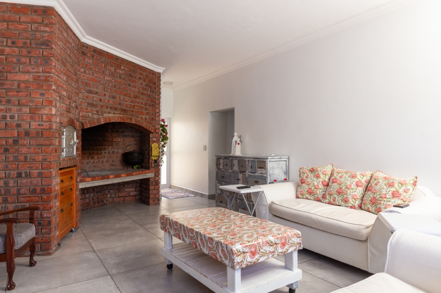 4 Bedroom Property for Sale in Velddrif Western Cape